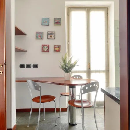 Joivy Delightful 2br Flat Near Navigli Apartmán